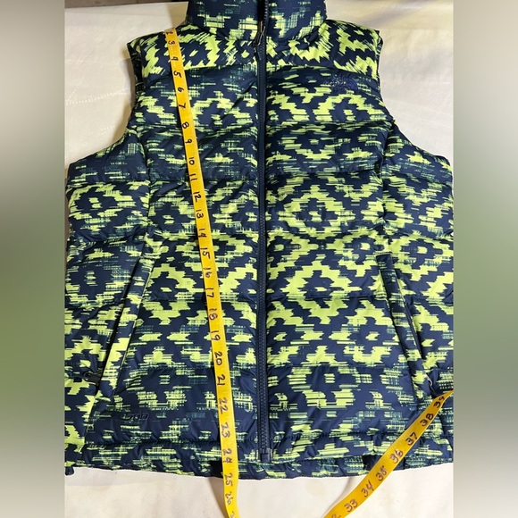 THE NORTH FACE Women’s Navy and yellow NUPTSE 2 Puffer vest size M - Picture 14 of 14